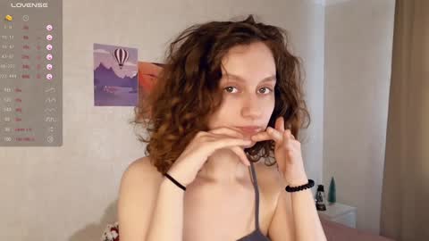 Snapshot of mia_frizz chatting on February 7, 2025, 9:37 am Mia online show from February 7, 2025, 9:37 am