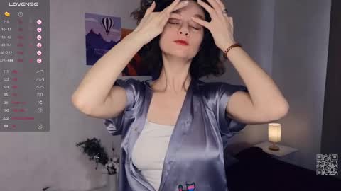 Snapshot of mia_frizz chatting on March 9, 2025, 9:46 am Mia online show from March 9, 2025, 9:46 am
