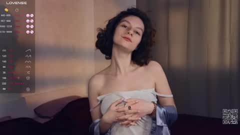 Snapshot of mia_frizz chatting on March 9, 2025, 12:53 pm Mia online show from March 9, 2025, 12:53 pm
