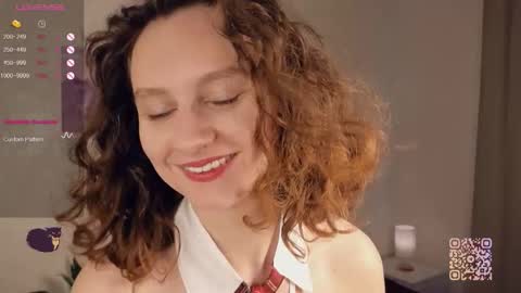 Mia  online show from September 15, 2025, 9:42 am