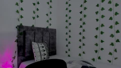 Snapshot of mia_garcia2 chatting on May 1, 2026, 10:25 pm MIA online show from May 1, 2026, 10:25 pm