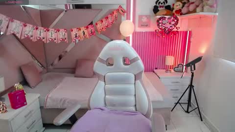 Snapshot of mia_garcia28 chatting on February 17, 2026, 8:26 pm mia_garcia28 online show from February 17, 2026, 8:26 pm