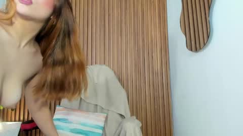 Snapshot of mia_girl00 chatting on April 1, 2026, 2:34 am Mia online show from April 1, 2026, 2:34 am