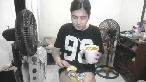 izzy online show from December 2, 2025, 2:50 am