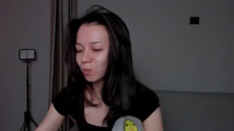 Mia online show from February 20, 2026, 9:43 am