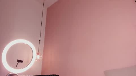  I am Mia  online show from February 22, 2026, 1:42 pm