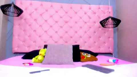 Mia online show from January 13, 2026, 1:38 pm