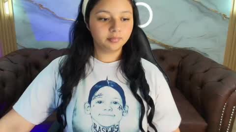 Mia online show from September 17, 2025, 7:59 pm