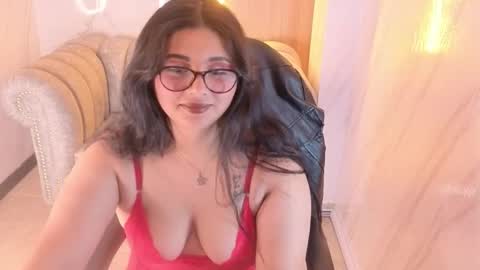 Mia online show from October 25, 2025, 9:20 pm