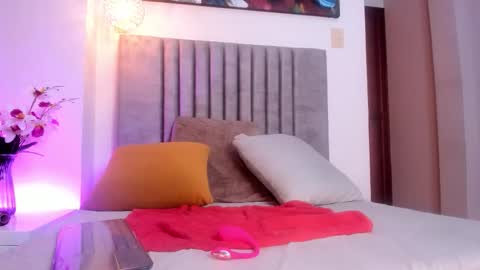 Mia online show from March 4, 2026, 6:36 pm