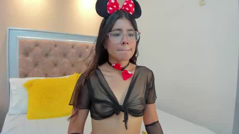 Snapshot of mia_isabella_18 chatting on October 13, 2025, 12:49 pm MIA online show from October 13, 2025, 12:49 pm