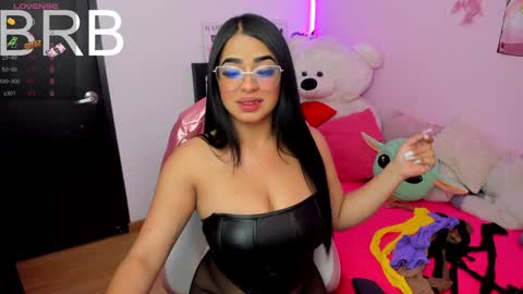 Snapshot of mia_j51 chatting on December 27, 2024, 1:43 am Mia J Abbey online show from December 27, 2024, 1:43 am