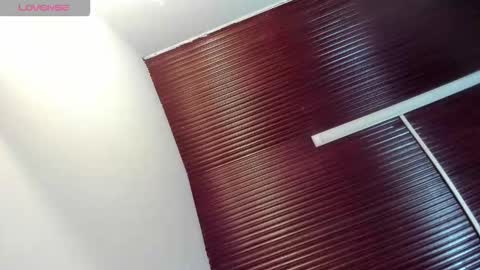 Val  online show from October 6, 2025, 11:51 am