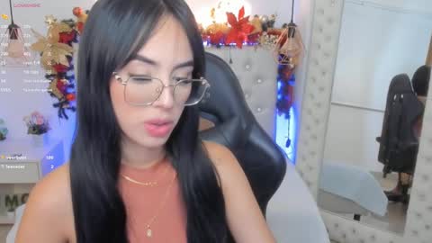 Snapshot of mia_jonnees chatting on December 20, 2024, 1:11 pm online show from December 20, 2024, 1:11 pm