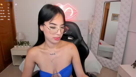 Snapshot of mia_jonnees chatting on January 11, 2025, 12:40 pm online show from January 11, 2025, 12:40 pm