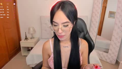 Snapshot of mia_jonnees chatting on February 17, 2025, 1:21 pm online show from February 17, 2025, 1:21 pm