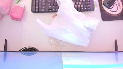 Snapshot of mia_jonnees chatting on October 7, 2025, 12:02 pm online show from October 7, 2025, 12:02 pm