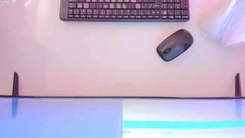 Snapshot of mia_jonnees chatting on October 28, 2025, 12:19 pm online show from October 28, 2025, 12:19 pm