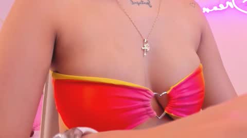 Snapshot of mia_jonnees chatting on October 30, 2025, 12:28 pm online show from October 30, 2025, 12:28 pm