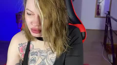 Mia online show from October 4, 2025, 11:41 am