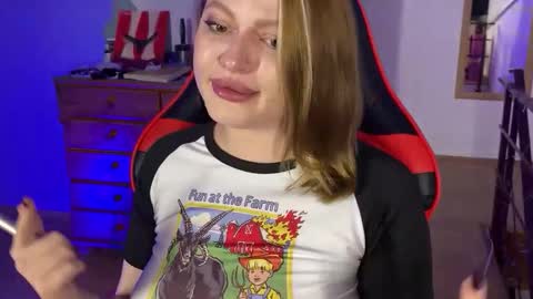 Mia online show from October 9, 2025, 7:01 pm