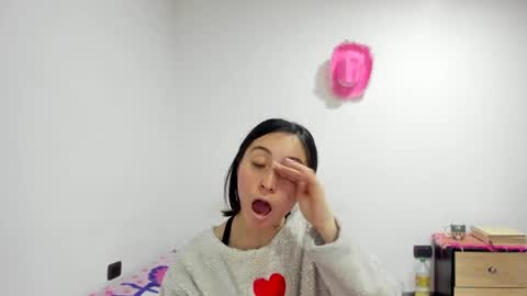 mia kaneee online show from December 11, 2024, 12:23 am