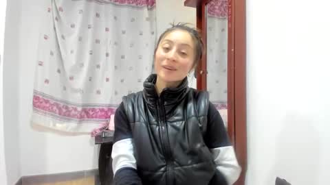 mia kaneee online show from December 11, 2024, 9:01 pm