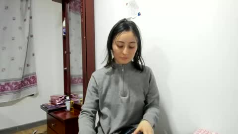 mia kaneee online show from December 16, 2024, 10:13 pm