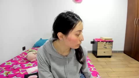 mia kaneee online show from January 11, 2025, 4:06 am