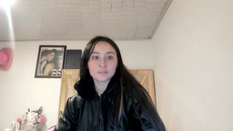 mia kaneee online show from September 12, 2025, 2:33 am