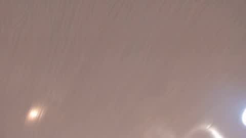 Mia online show from November 5, 2025, 2:33 am