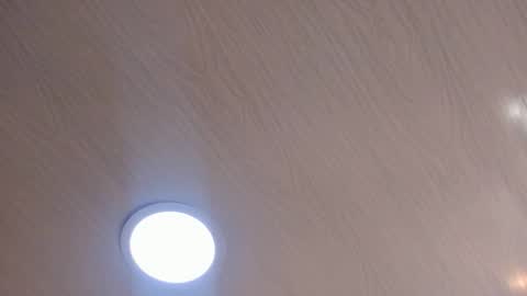 Mia online show from November 9, 2025, 2:32 am