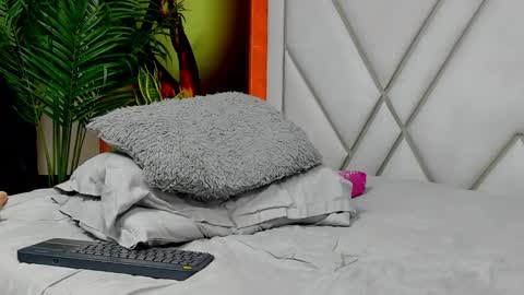 mia_kleim1 online show from March 12, 2026, 12:50 am