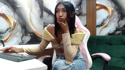 Snapshot of mia_konor06 chatting on May 2, 2026, 10:53 am Mia. online show from May 2, 2026, 10:53 am