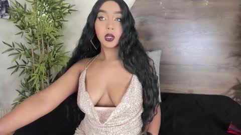 mia_lacy online show from November 19, 2025, 7:47 pm