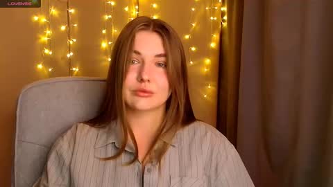 mia_lemm online show from September 19, 2025, 10:16 am