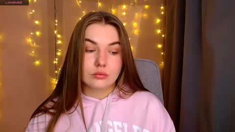 mia_lemm online show from October 1, 2025, 7:25 am