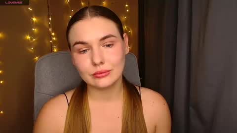 mia_lemm online show from October 9, 2025, 5:55 pm