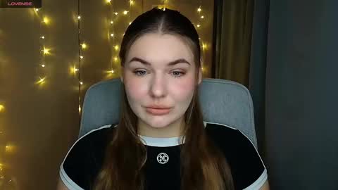 mia_lemm online show from October 29, 2025, 8:27 am