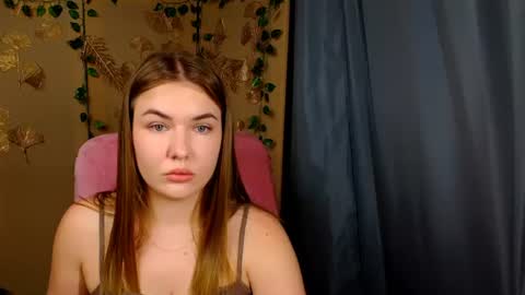 mia_lemm online show from June 12, 2026, 6:56 am