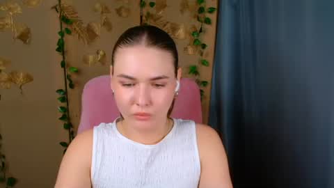 mia_lemm online show from June 20, 2026, 6:05 am