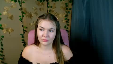 mia_lemm online show from June 25, 2026, 7:24 am