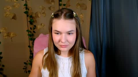 mia_lemm online show from July 11, 2026, 5:32 am