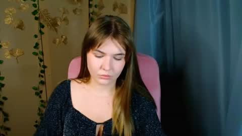 mia_lemm online show from July 14, 2026, 7:13 am