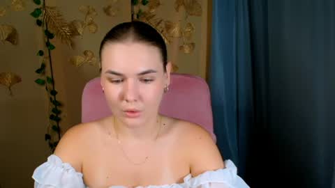 mia_lemm online show from July 15, 2026, 5:34 am
