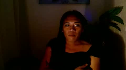 Mia online show from March 4, 2025, 3:48 pm