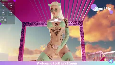 Mia online show from July 8, 2026, 7:40 pm