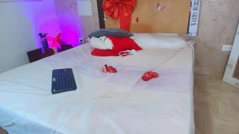 Snapshot of mia_lopez52 chatting on February 15, 2026, 7:21 pm MIALOPEZ . Y . online show from February 15, 2026, 7:21 pm