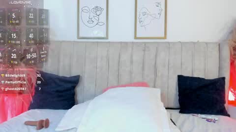 Mia online show from May 11, 2026, 4:04 pm
