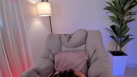 MIA LOVE   online show from September 26, 2025, 12:42 pm